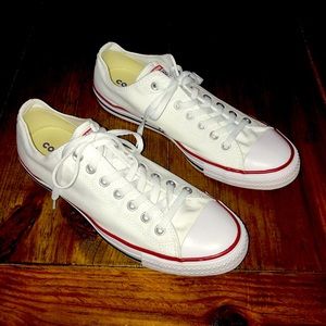 Converse Chuck Taylor All Star Classic Unisex Low Top Men’s 10 Women’s 12